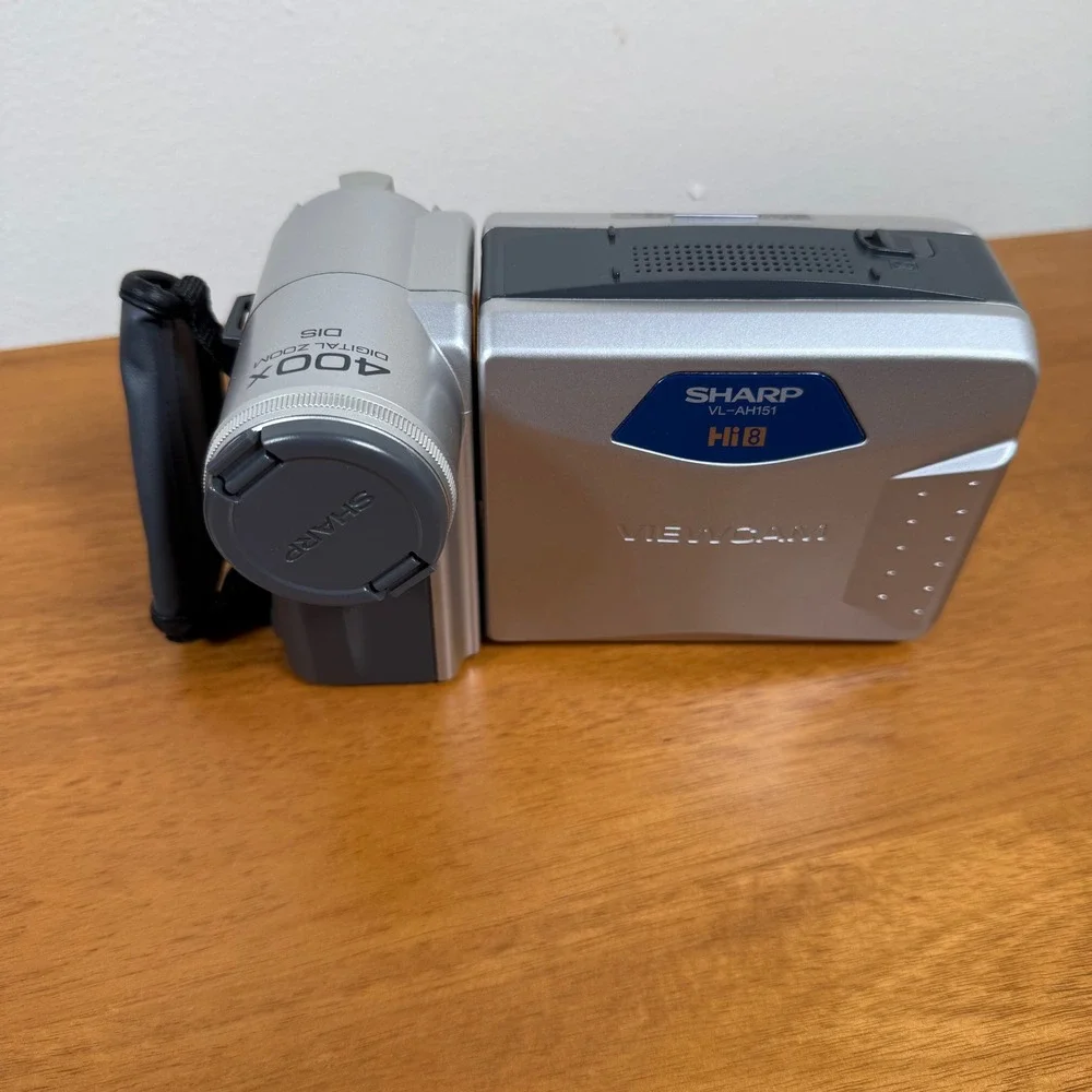 Sharp Viewcam VL-AH151 Hi8 Camcorder 400x Digital Zoom w/ Accessories No Battery